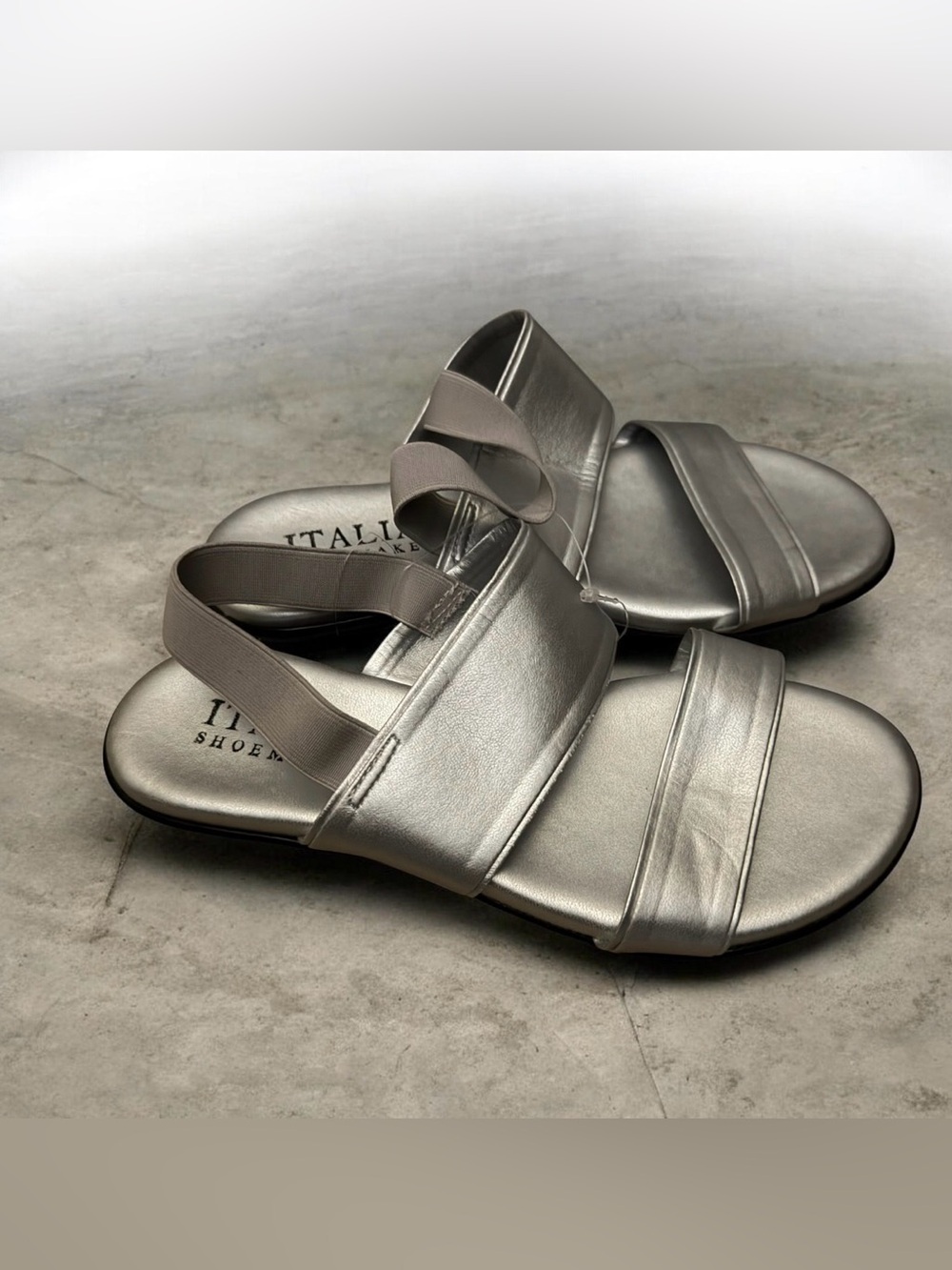 Italian Shoemakers Silver Metallic Leather Sandals size 7.5
#summer #metallic
